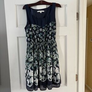 LC Lauren Conrad Blue Floral Dress Pleated Skirt Sweetheart Neckline 10